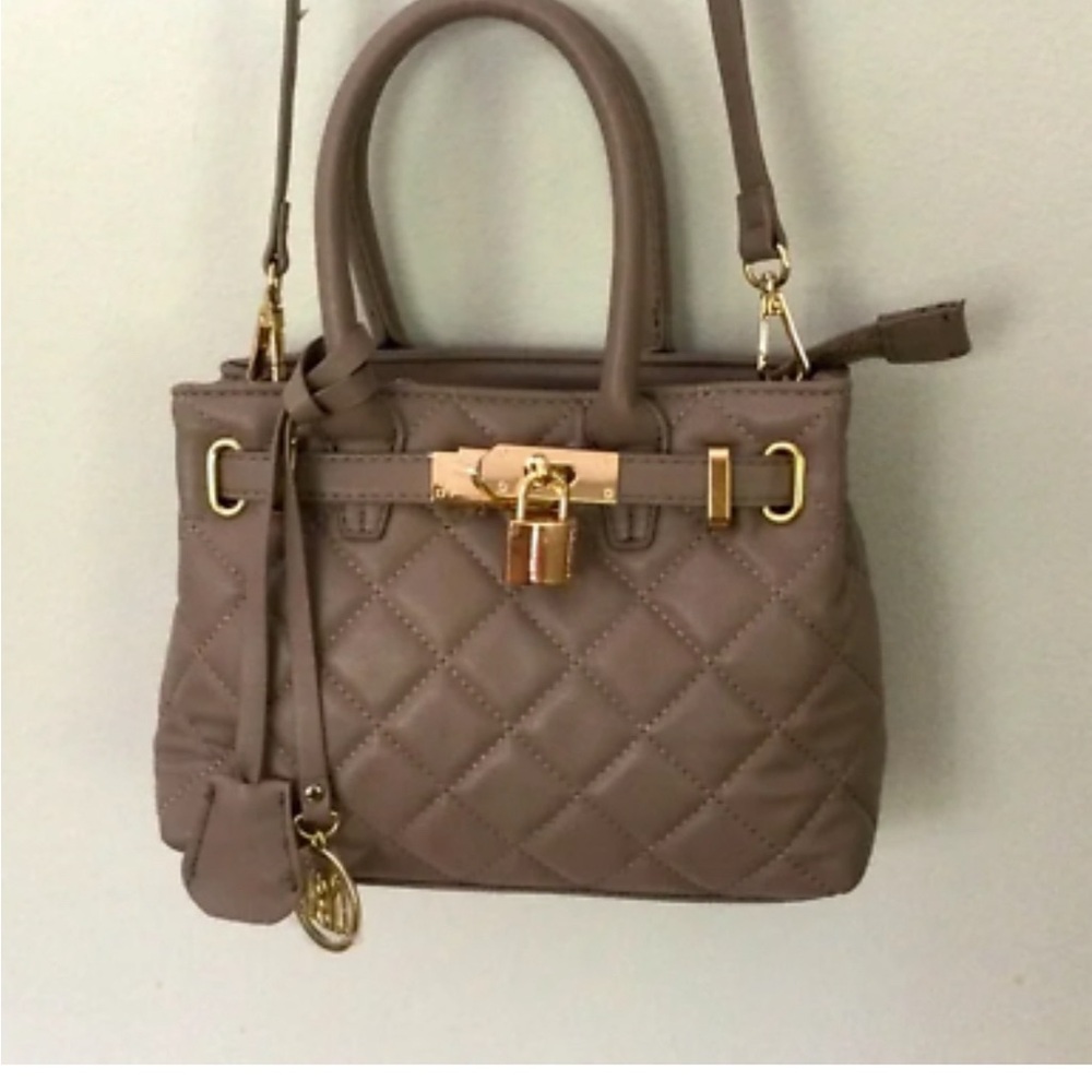 NWT  Badgley Mischka Mini Diamond Quilted Tote With Front Lock TOUPE color